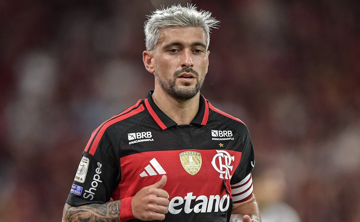 Arrascaeta retorna ao Flamengo e dá sequência a recuperação na lesão da panturrilha