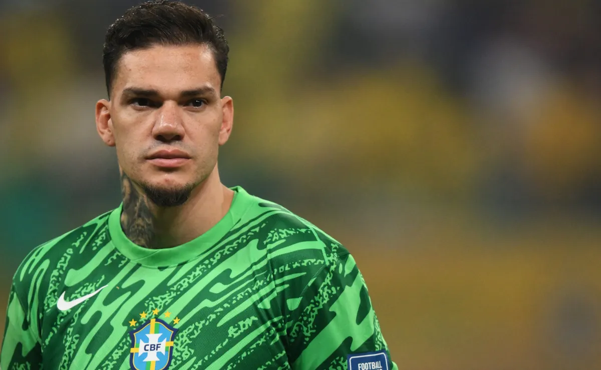Ederson adia definição sobre futuro e pode deixar o Fenerbahçe após a Copa