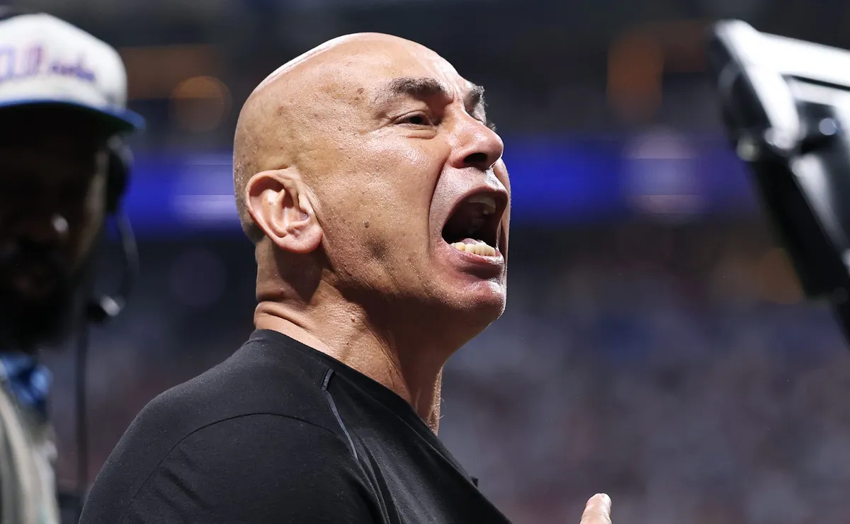 Hossam Hassan se revolta em coletiva de imprensa e afirma que a FIFA ‘manteve Messi na Copa’ por dinheiro
