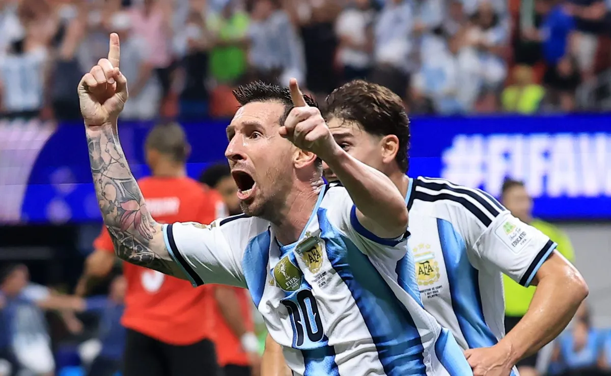 Messi lidera Argentina com gol, assistência e atuação de gala diante do Egito na Copa do Mundo