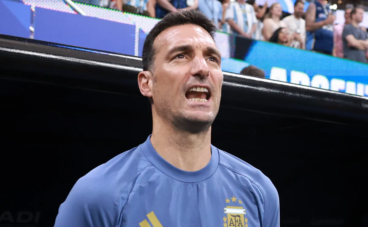 Lionel Scaloni enche Messi de elogios e destaca mental forte do camisa 10 após pênalti perdido