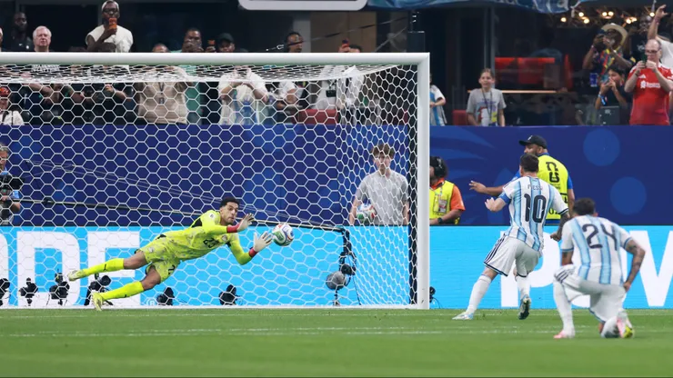 Momento em que o camisa 10 desperdiçou uma penalidade