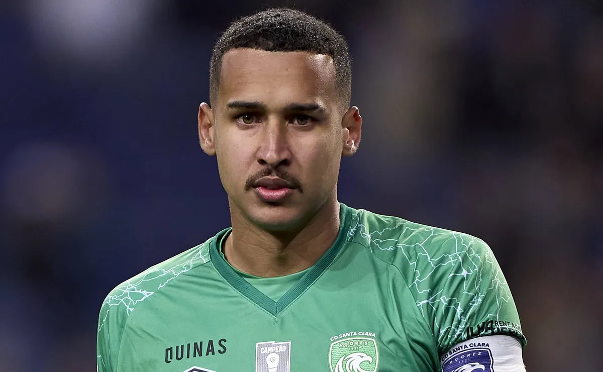 Botafogo avança negociações para contratar goleiro Gabriel Batista, do Santa Clara-POR