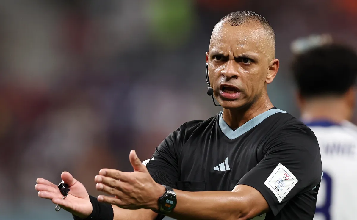 Wilton Pereira Sampaio pode apitar a final da Copa do Mundo ou uma das semifinais