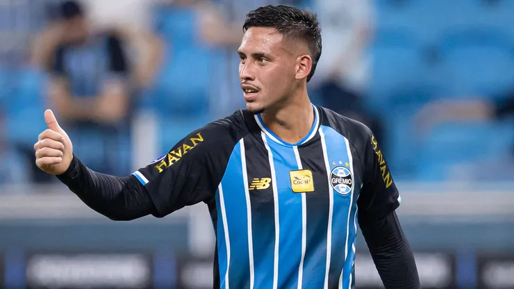 Peruano Erick Noriega não convenceu Luís Castro e Grêmio deve negociar volante