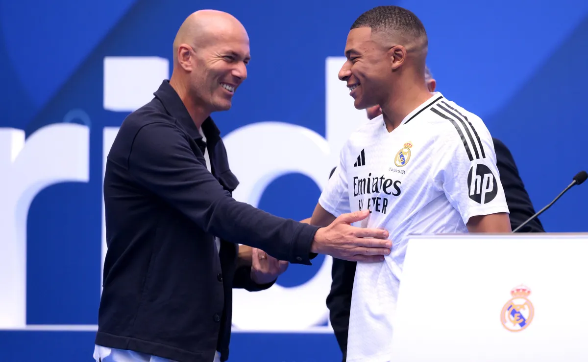 Cannavaro aponta Zidane como técnico ideal para a França após a Copa do Mundo: “Suceder Deschamps”