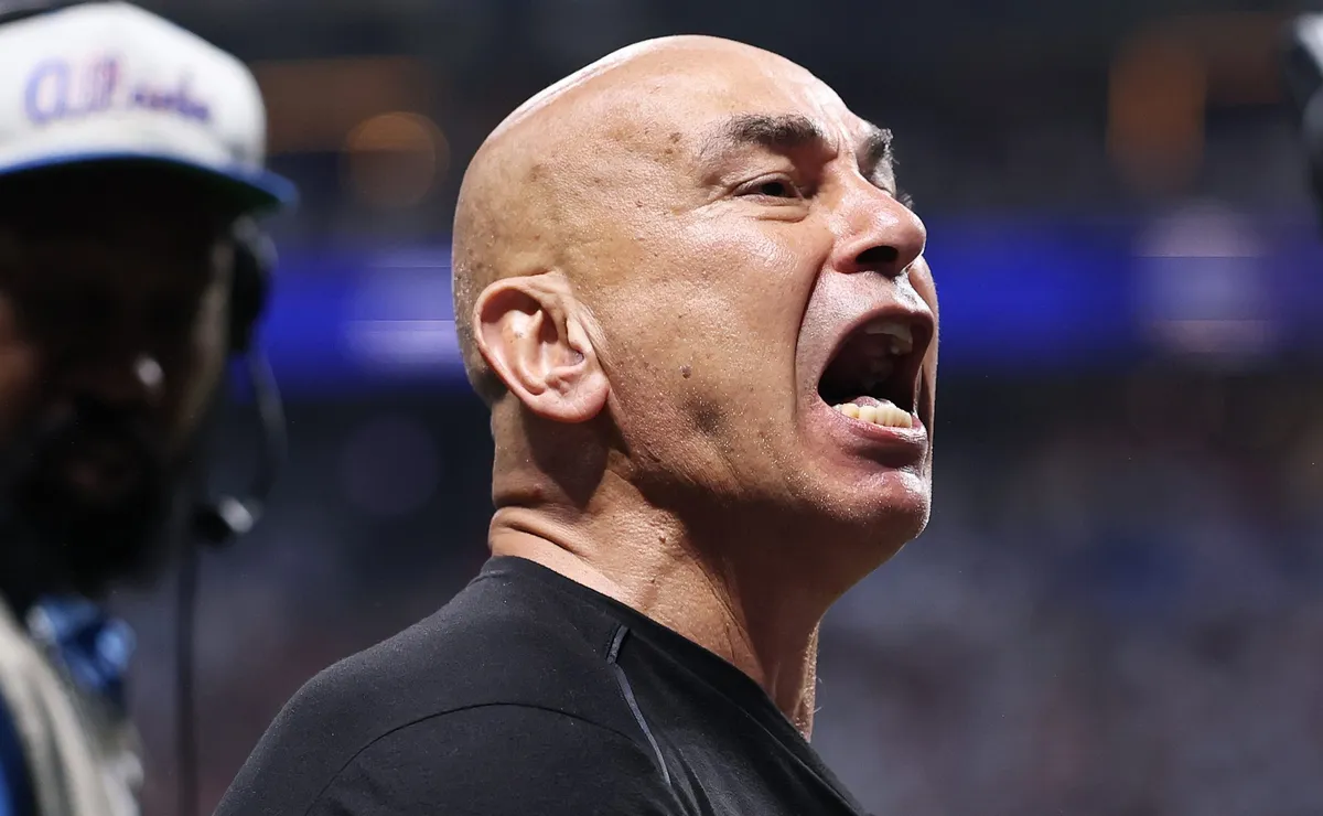 Egito renova contrato do técnico Hossam Hassan após polêmica eliminação para a Argentina