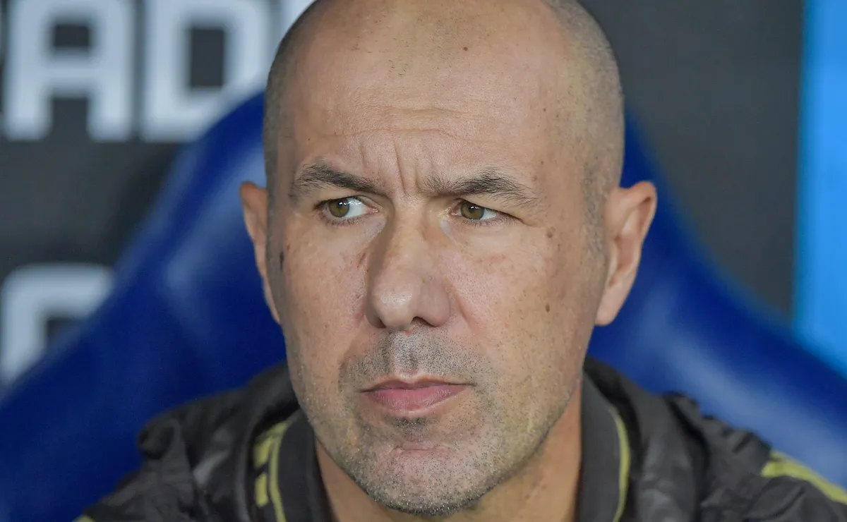 Leonardo Jardim volta a alertar sobre a necessidade de substituto de Arrascaeta no Flamengo