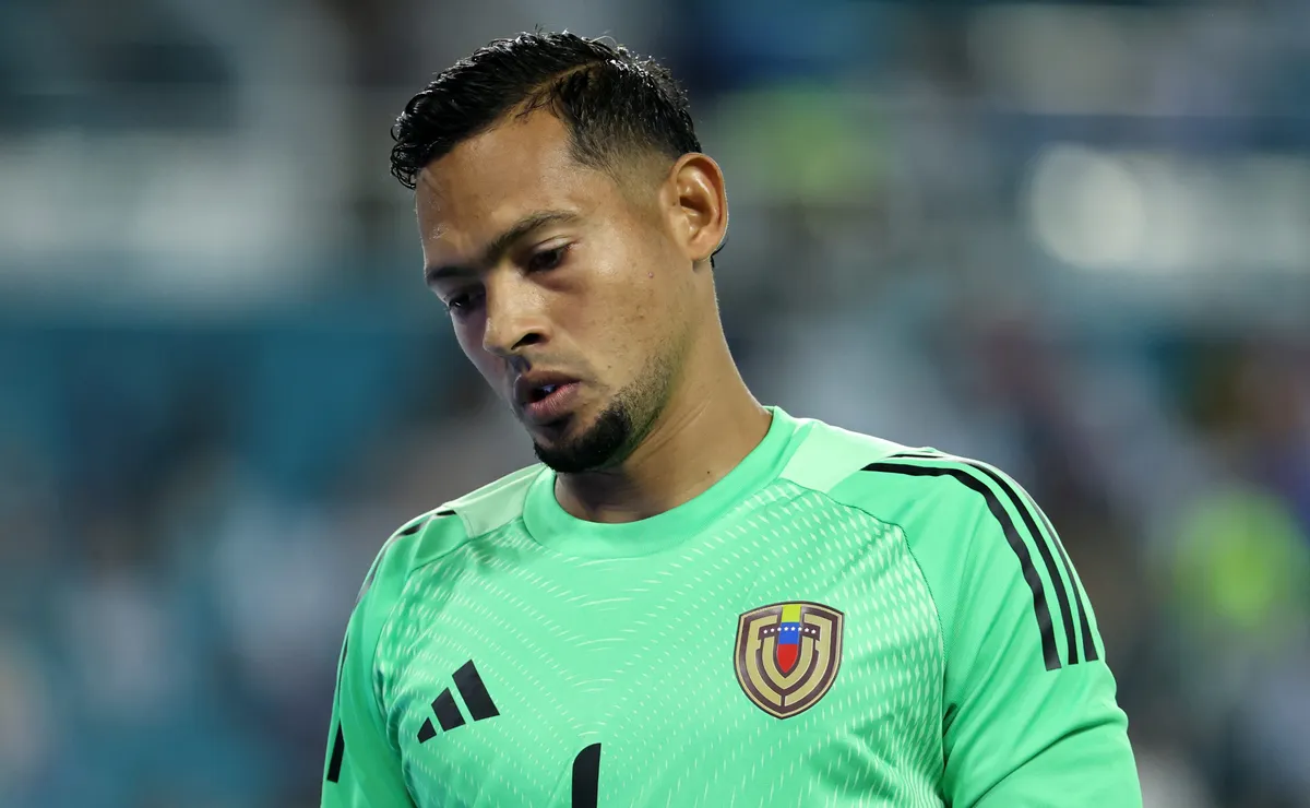 Internacional mira contratação de José Contreras, do Barcelona-EQU, e torcida questiona interesse