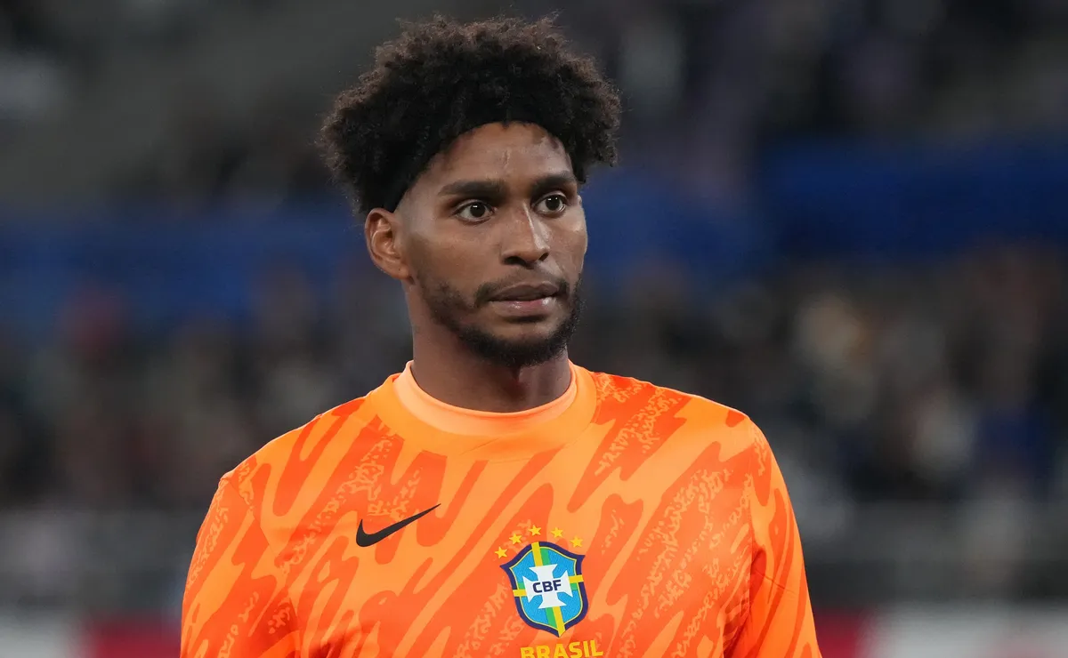 Hugo Souza, do Corinthians, está nos planos de Carlo Ancelotti no Brasil para a Copa do Mundo de 2030
