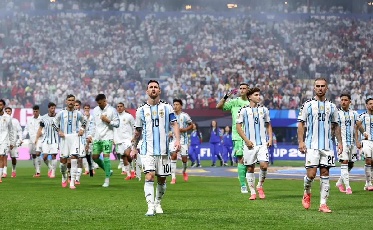 Argentina desafia tendência da Copa e avança com o menor ritmo entre as favoritas