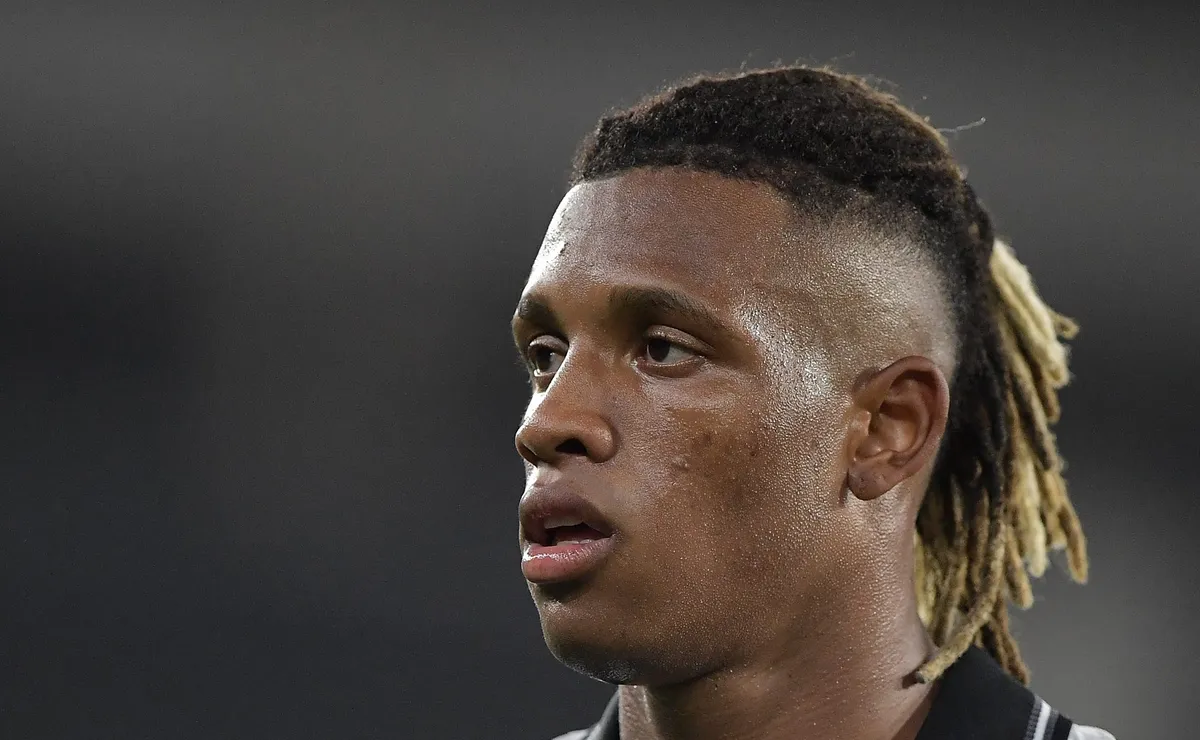 Palmeiras aceita pagar até R$ 205 milhões por Danilo e volante deve tomar decisão na próxima semana
