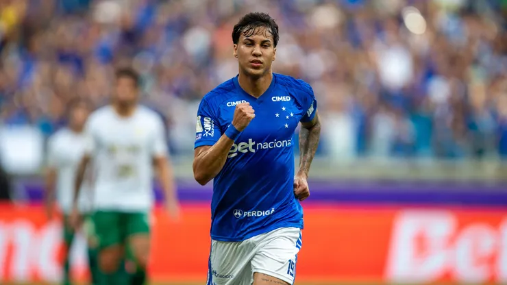 Kaio Jorge jogador do Cruzeiro comemora seu gol durante partida contra o Chapecoense no estadio Mineirao pelo campeonato Brasileiro A 2026. Foto: Fernando Moreno/AGIF