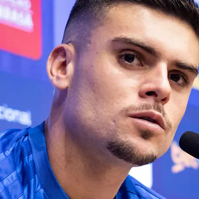 Gabriel Pec, do Cruzeiro, projeta duelo contra o Flamengo