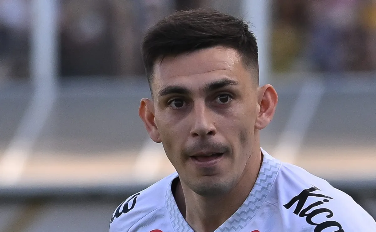 Santos fecha acordo com Gonzalo Escobar e lateral encaminha renovação por mais três anos