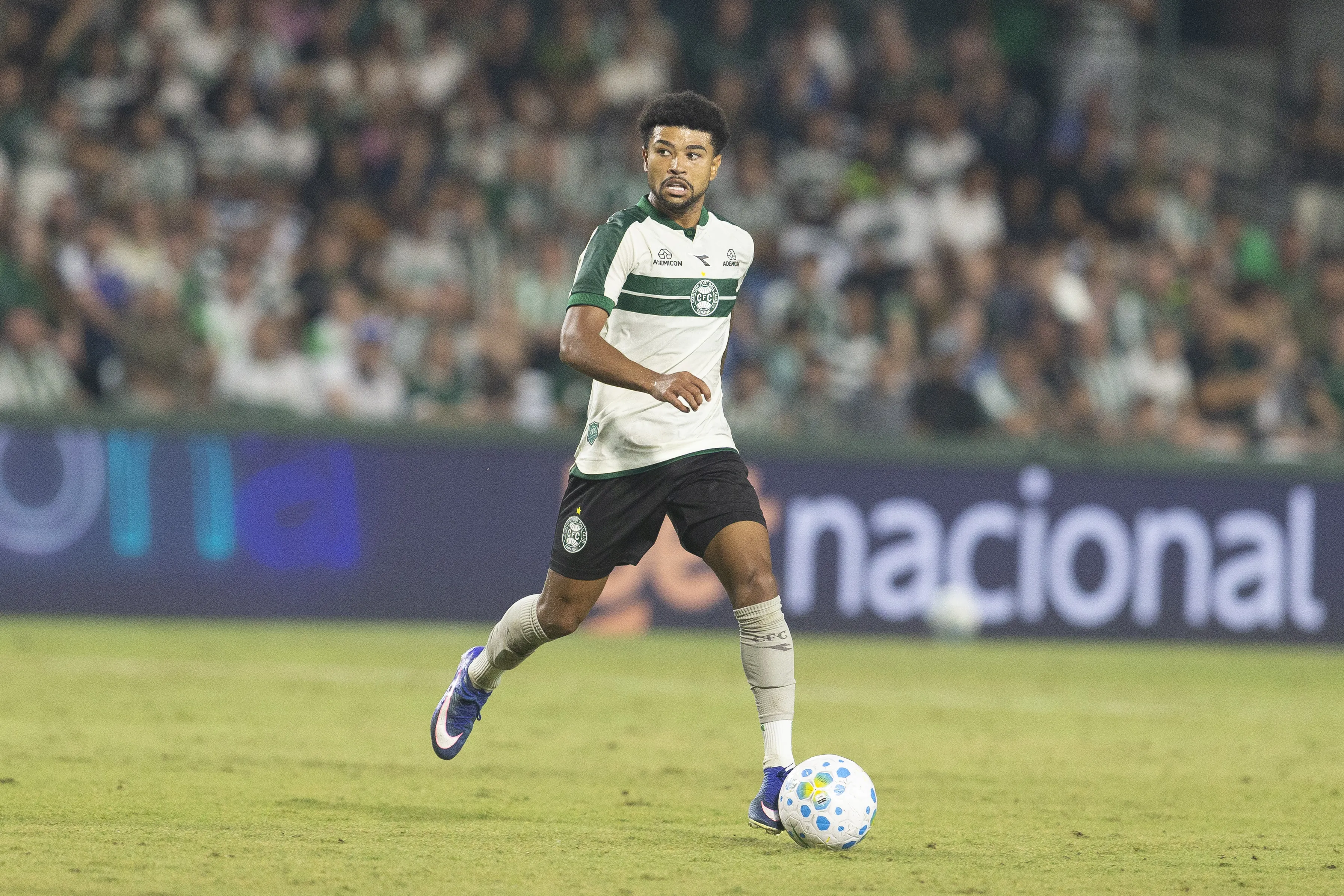 Lucas Ronier. Foto: Hedeson Alves/AGIF