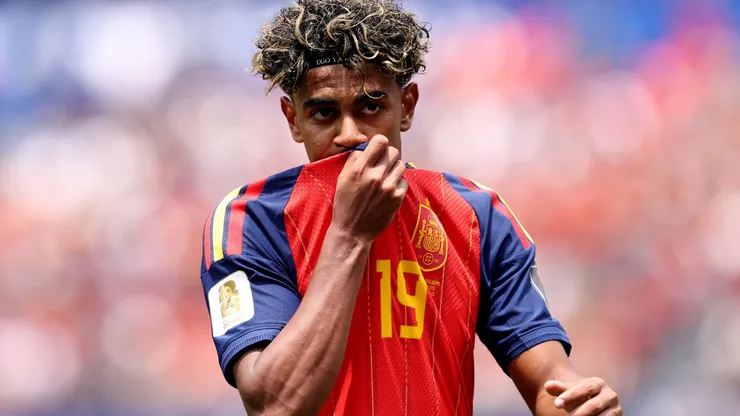 Yamal durante o jogo contra a Bélgica nesta sexta-feira - Foto Carl RecineGetty Images