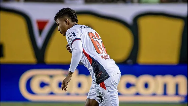 Pablo Alcântara em partida pelo Vitória - Foto: Victor Ferreira/EC Vitória