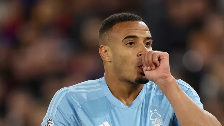 Murillo em campo pelo Nottingham Forest