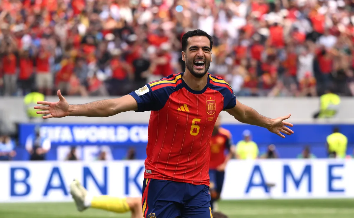 Merino aproveita fase artilheira e celebra a classificação da Espanha: “É um sonho”