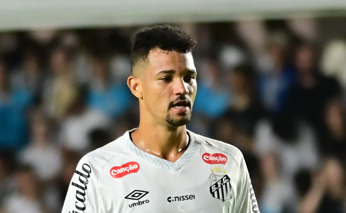 Zé Ivaldo chega a Belém e fica próximo de ser anunciado como reforço do Remo para a Série A