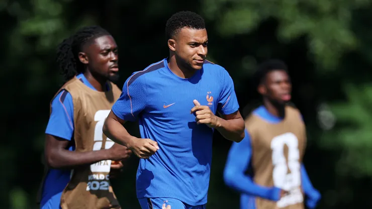 Mbappe em treino da Seleção Francesa. Photo by Molly Darlington/Getty Images
