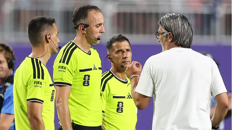 KANSAS CITY, MISSOURI - JULY 11: Murat Yakin, Head Coach of Switzerland, speaks with referee Joao Pinheiro after the 1-3 loss during the FIFA World Cup 2026 Quarter Final match between Argentina and Switzerland at Kansas City Stadium on July 11, 2026 in Kansas City, Missouri. (Photo by Carl Recine/Getty Images)