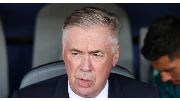 Carlo Ancelotti monitora nomes para o gol - Foto: Darrian Traynor/Getty Images