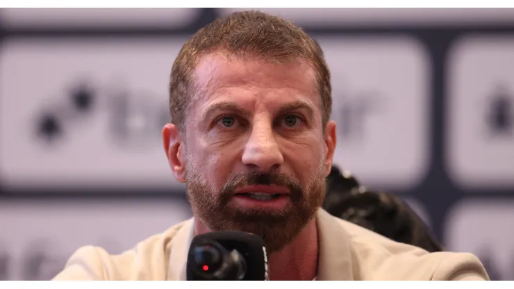 Pedrinho mira reforços no mercado da bola - Foto: Lucas Figueiredo/Getty Images