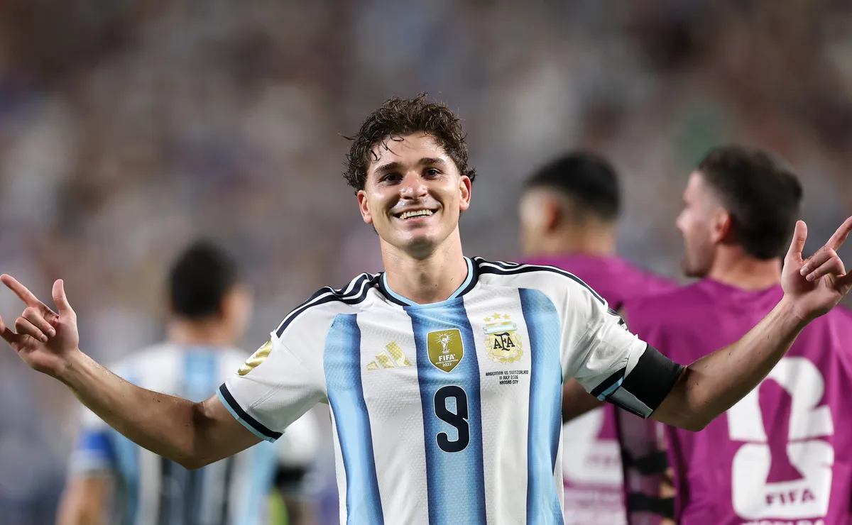 Julián Álvarez projeta Argentina “com tudo” contra Inglaterra na semifinal da Copa do Mundo