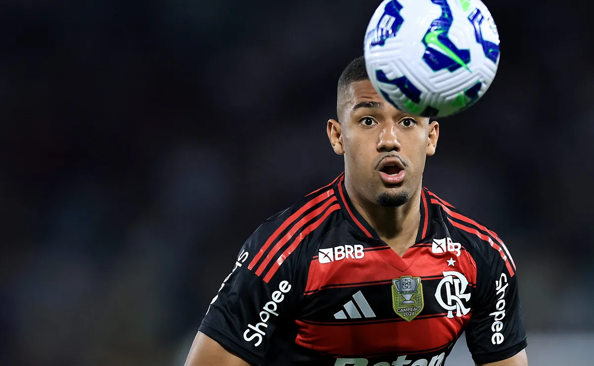 Samuel Lino nega que vaias a Prestianni tenham relação com caso de racismo com Vini Jr