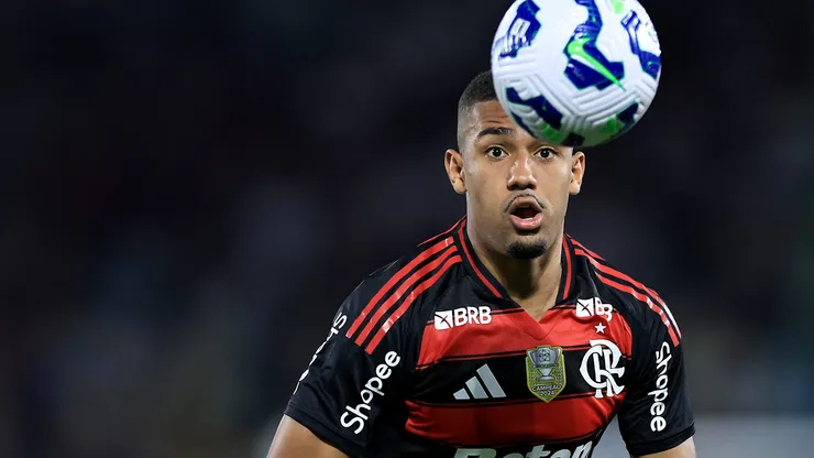 Samuel Lino marcou um dos gols da vitória do Flamengo sobre o Benfica. Foto: Buda Mendes/Getty Images