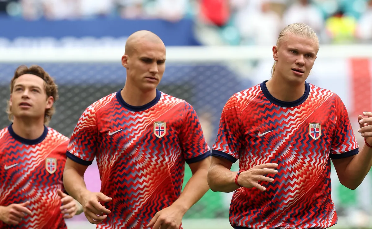 Haaland e elenco da Noruega vão à balada após eliminação para a Inglaterra na Copa do Mundo