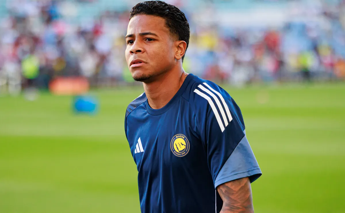 Fernando Diniz confirma negociações de Wesley com o Corinthians e elogia o atacante