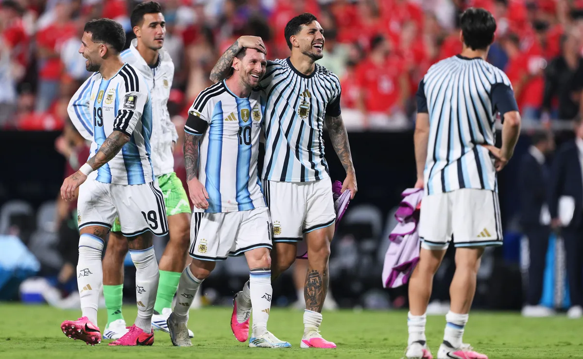 Argentina avança, mas desempenho segue gerando dúvidas na Copa do Mundo
