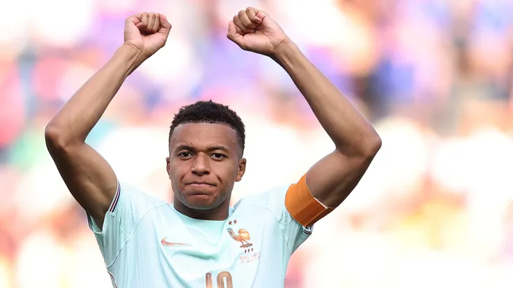 FOXBOROUGH, MASSACHUSETTS - JULY 09: Kylian Mbappe #10 of France celebrates after winning the FIFA World Cup 2026 Quarter Final match between France and Morocco at Boston Stadium on July 09, 2026 in Foxborough, Massachusetts. (Photo by Lars Baron/Getty Images)