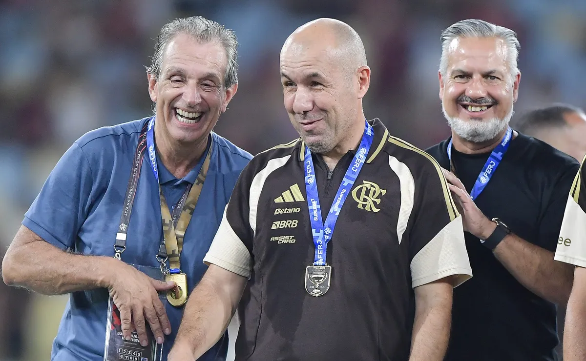Flamengo tem conversas com um centroavante; um dos três atletas divulgados pelo Boto