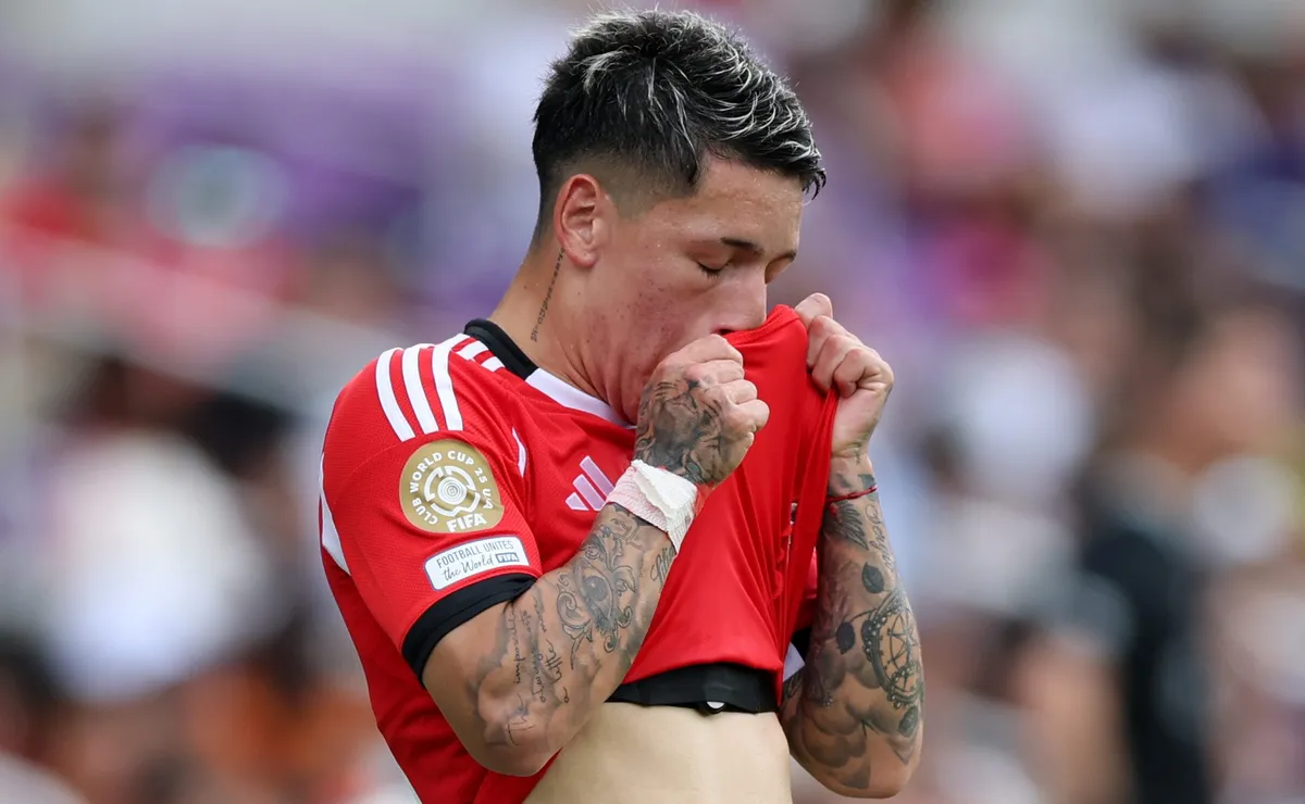 Jornal argentino condena postura do Flamengo contra Prestianni em amistoso: “Repreensível”
