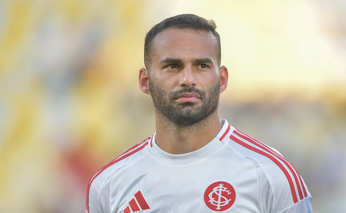 Ídolo do Internacional, Carpegiani critica contratações e cita Thiago Maia: “Jogador normal”