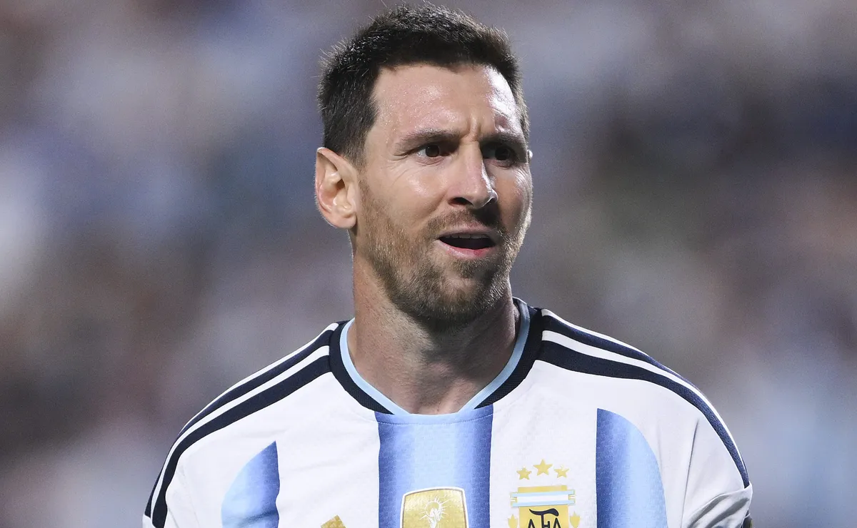 Wayne Rooney escancara ponto fraco da Argentina por culpa de Messi: “Não recua para ajudar na defesa”