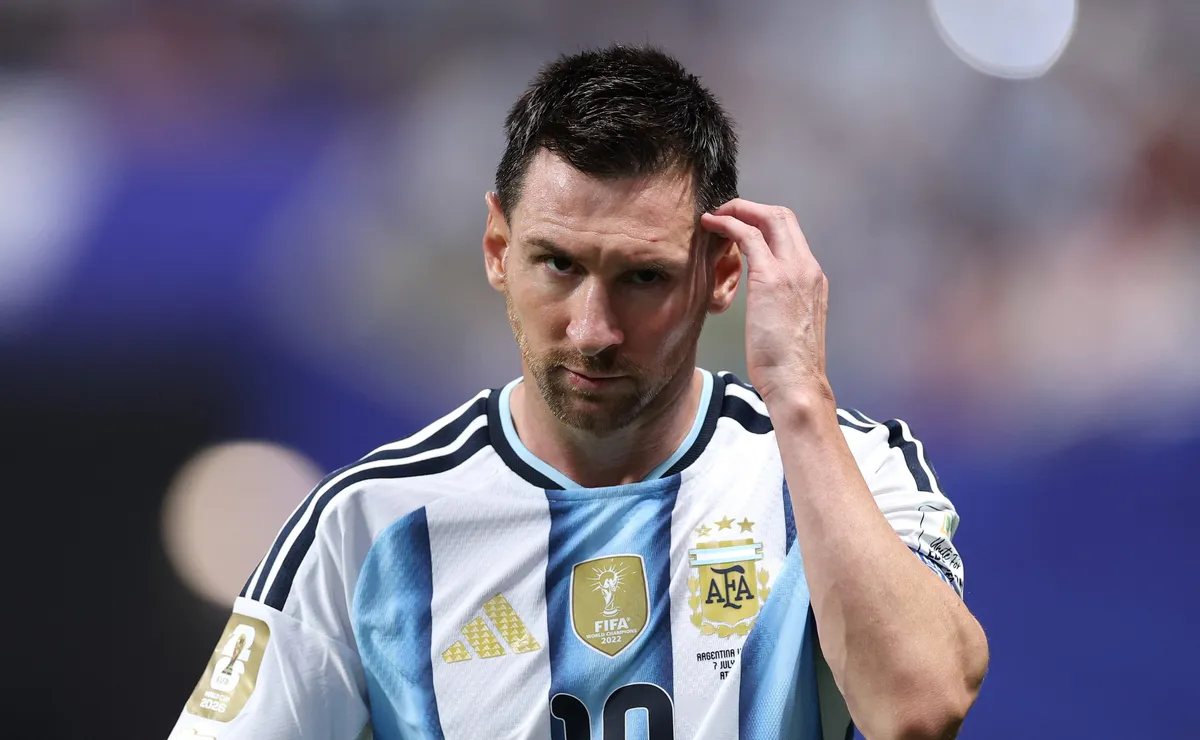 Joe Cole ‘crava’ classificação da Inglaterra e provoca Lionel Messi: “Vamos colocá-lo para dormir”
