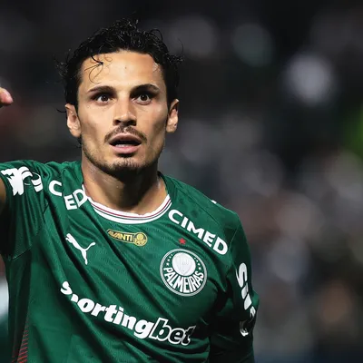 Monitorado por Palmeiras e Vasco, Raphael Veiga permanecerá no México