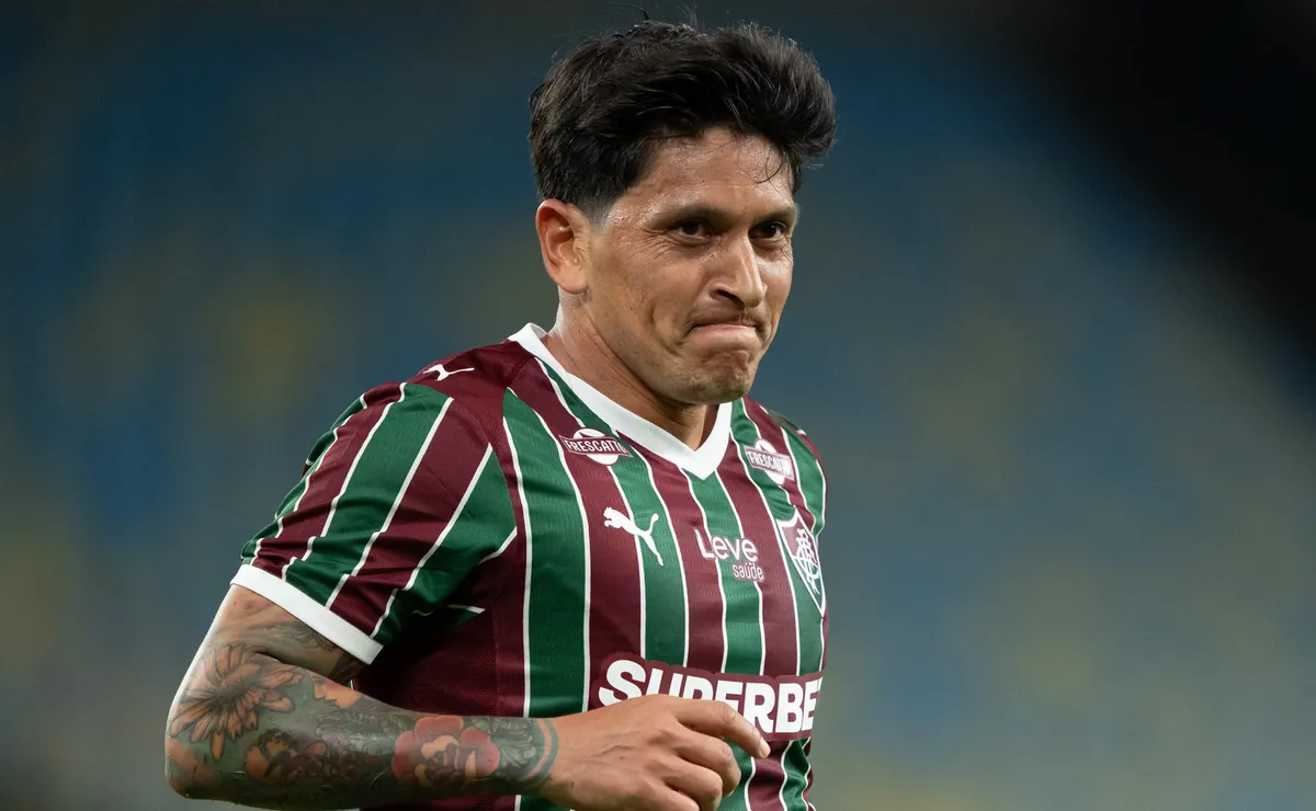 Cano se posiciona sobre briga por titularidade no Fluminense com Hulk e John Kennedy