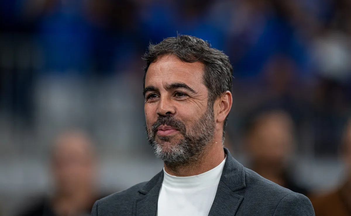 Artur Jorge expõe prioridade do Cruzeiro no mercado para sequência decisiva na temporada