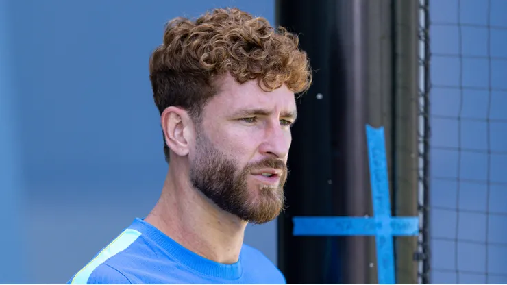 Léo Pereira durante treinamento com a Seleção Brasileira.