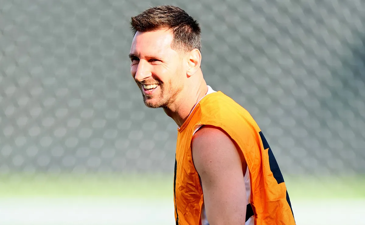 Argentina encerra preparação em Kansas City e Messi publica mensagem de despedida nas redes sociais