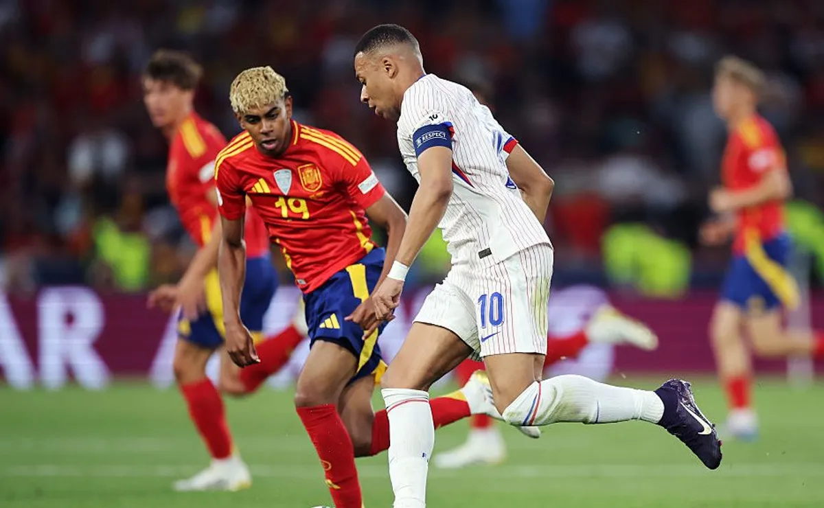 França, que tem o melhor ataque, enfrenta a Espanha, dona da melhor defesa, na semifinal da Copa do Mundo