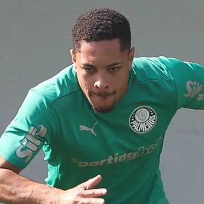 Palmeiras só devolverá titularidade a Vitor Roque quando estiver 100%