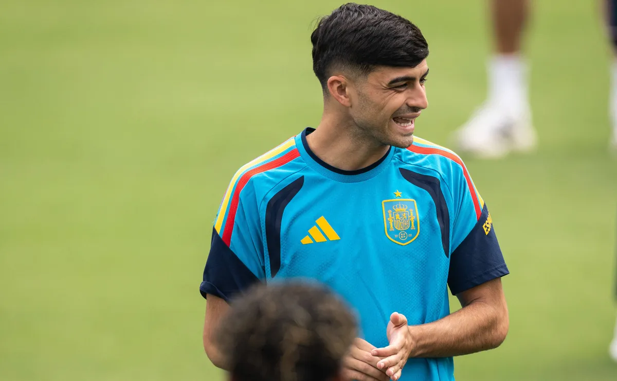 Pedri pode seguir no banco e Fabián Ruiz ganha força na Espanha contra a França