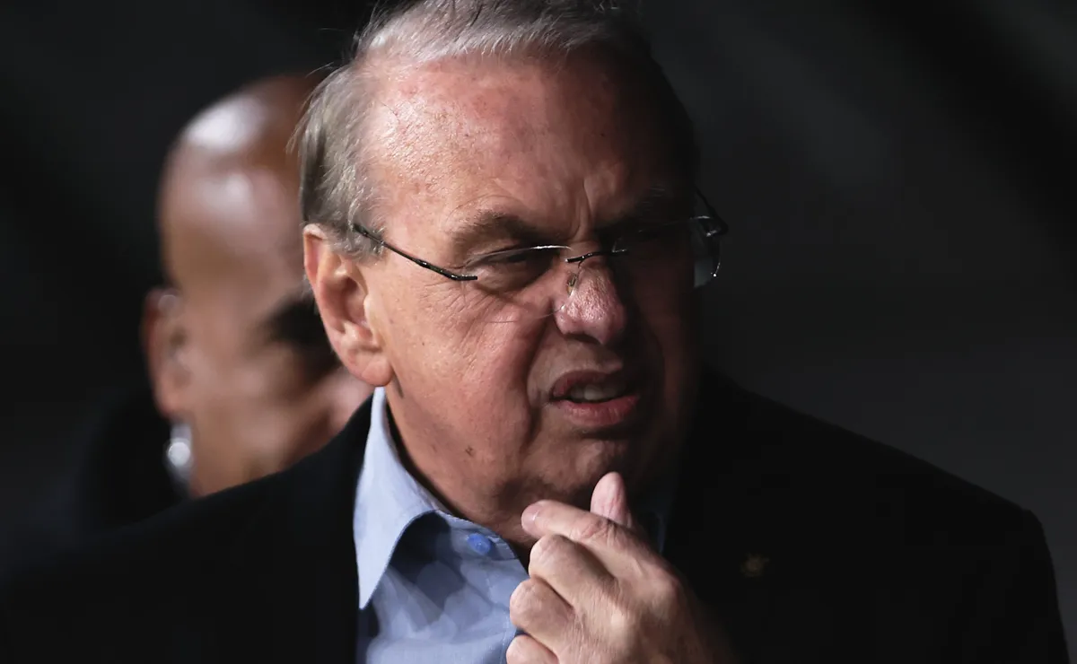Osmar Stabile planeja reunião com elenco após atraso no pagamento dos direitos de imagem no Corinthians